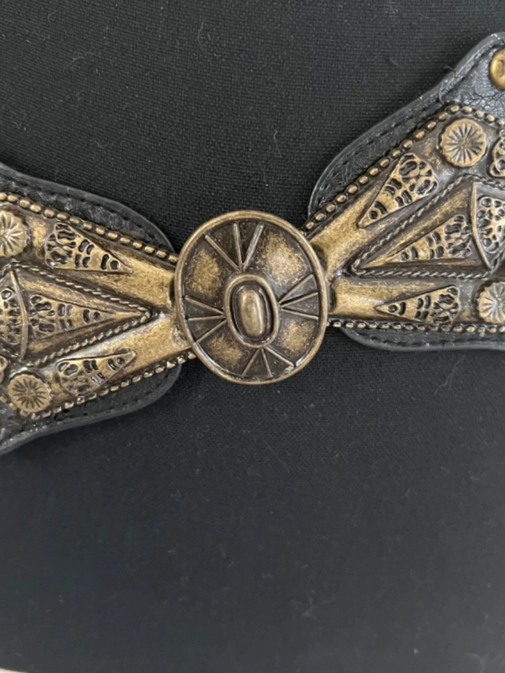 Vintage 80's Women's Stretch Belt Black and Gold